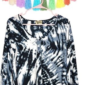 Show Me Your Mumu Black and White Tie Dye Pullover Bell Sleeve Blouse Medium